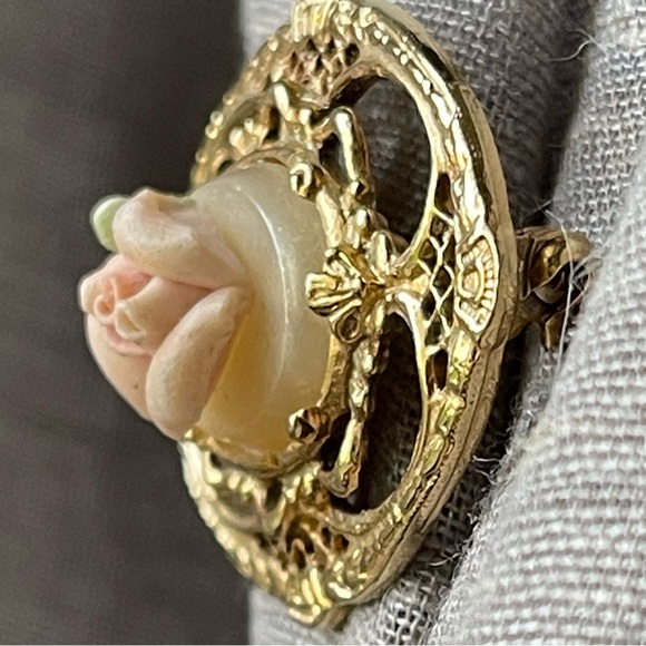 1928 | Vintage | Pink Rose Collection Porcelain Flower Gold Tone Pin Brooch - Picture 3 of 14